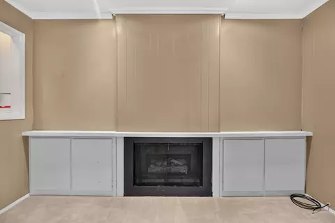 Living - 3309 Sunset Dr, Flint, MI 48503 photo 4 of 5