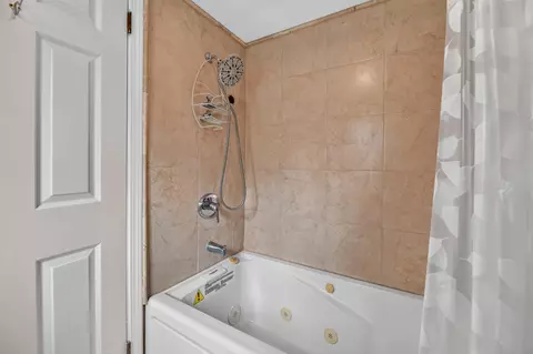 Bath - 3309 Sunset Dr, Flint, MI 48503 photo 5 of 6