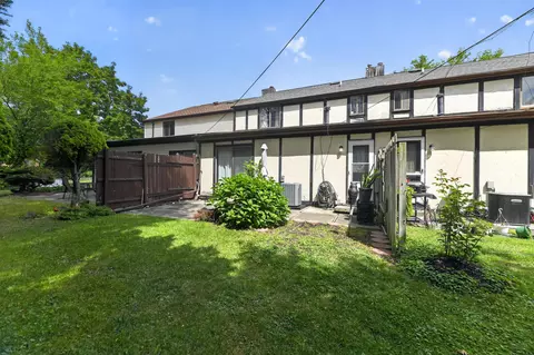 Exterior - 3309 Sunset Dr, Flint, MI 48503 photo 6 of 12