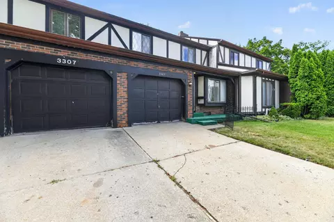 Exterior - 3309 Sunset Dr, Flint, MI 48503 photo 8 of 12
