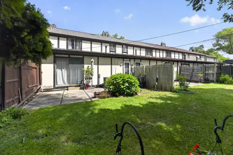 Exterior - 3309 Sunset Dr, Flint, MI 48503 photo 3 of 12
