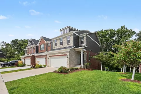 692 Peppermint Dr, Rochester Hills, MI 48307