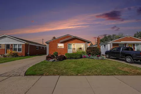 32011 Saint Margaret, Saint Clair Shores, MI 48082