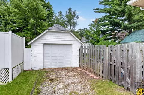 Exterior - 33 E 2nd St, Milan, MI 48160 photo 4 of 10
