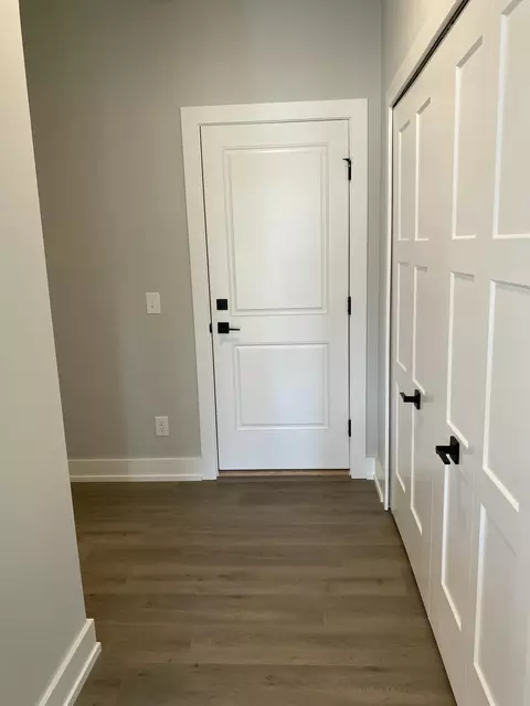 Entry Way - 558 Falcon Dr, Dundee, MI 48131 photo 2 of 5