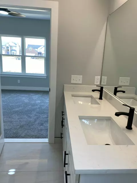Bath - 558 Falcon Dr, Dundee, MI 48131 photo 5 of 5