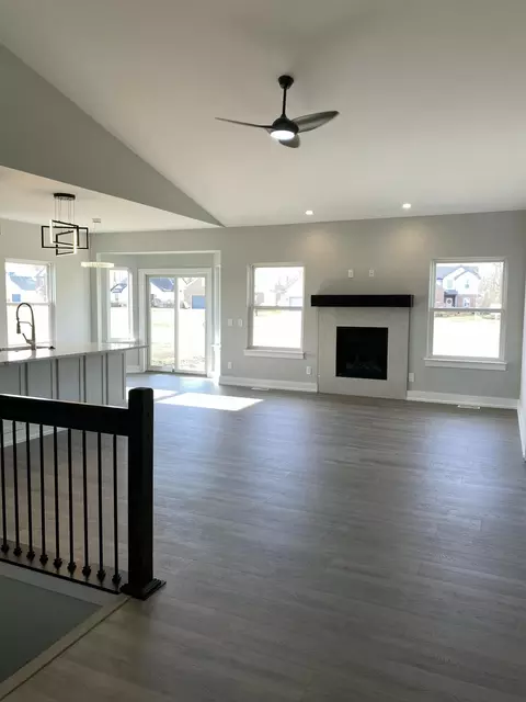 Living - 558 Falcon Dr, Dundee, MI 48131 photo 1 of 2
