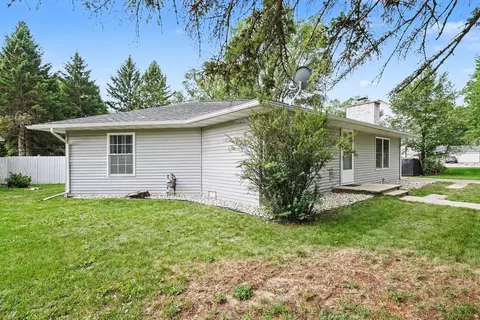 Exterior - 133 W 2nd St, Gladwin, MI 48624 photo 4 of 7