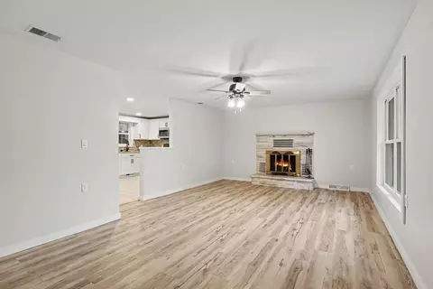 Living - 133 W 2nd St, Gladwin, MI 48624 photo 1 of 2
