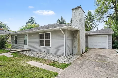 Exterior - 133 W 2nd St, Gladwin, MI 48624 photo 3 of 7
