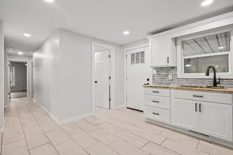 Entry Way - 133 W 2nd St, Gladwin, MI 48624 photo 2 of 2