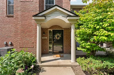 5575 Hampshire Ln, Pittsfield, MI 48197