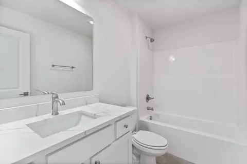 Bath - 835 N W Ave, Jackson, MI 49202 photo 1 of 2