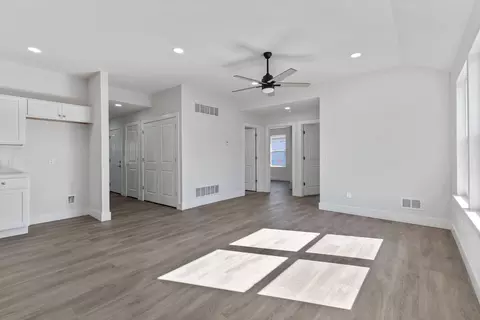 Living - 835 N W Ave, Jackson, MI 49202 photo 1 of 3
