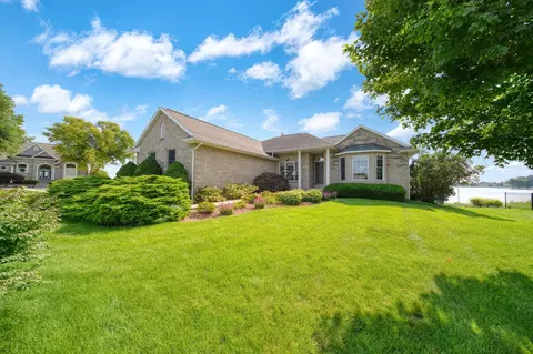 7601 Stonehedge Dr, Cambridge, MI 49265