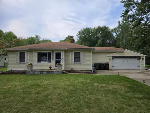 7685 Metz Dr, Shelby Township, MI 48316