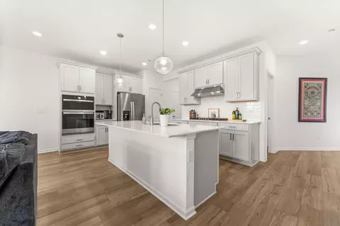 Kitchen - 5543 E Spaniel Dr, Pittsfield, MI 48108 photo 4 of 7