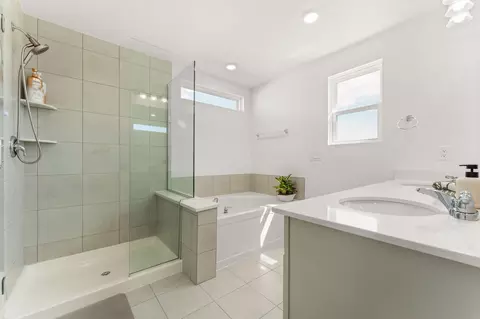 Bath - 5543 E Spaniel Dr, Pittsfield, MI 48108 photo 1 of 6
