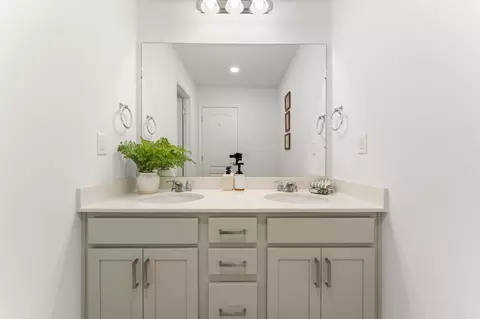 Bath - 5543 E Spaniel Dr, Pittsfield, MI 48108 photo 6 of 6
