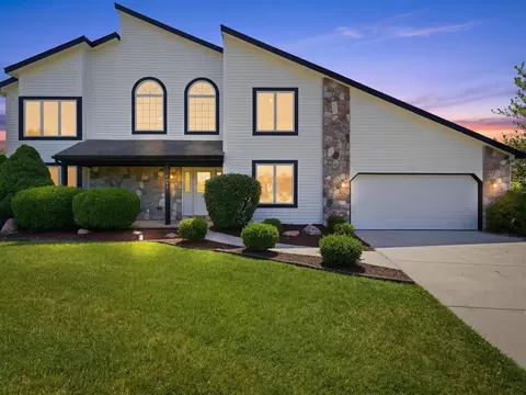 1657 Wake Robin Ct, Scio, MI 48103