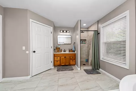 Bath - 4240 E Commerce Rd, Commerce, MI 48382 photo 2 of 3