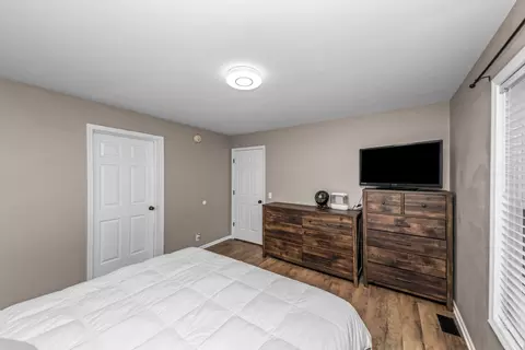 Bedroom - 4240 E Commerce Rd, Commerce, MI 48382 photo 2 of 4