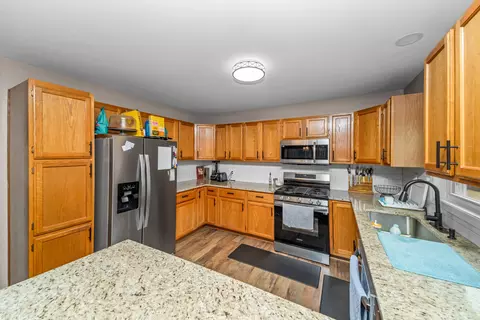 Kitchen - 4240 E Commerce Rd, Commerce, MI 48382 photo 1 of 3