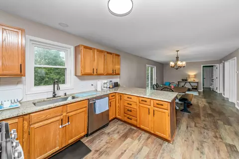 Kitchen - 4240 E Commerce Rd, Commerce, MI 48382 photo 3 of 3