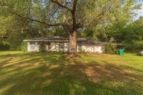 8284 Stony Creek Rd, Augusta, MI 48197
