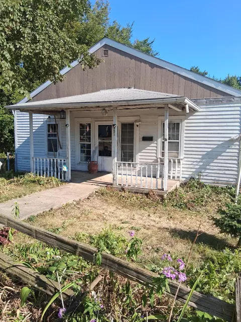 Exterior - 4326 Circle Dr, Flint, MI 48507 photo 1 of 1