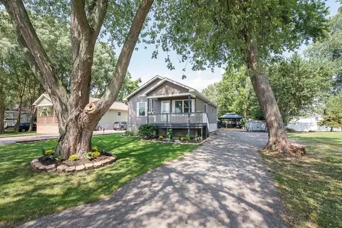 3323 Fourth St, Monroe, MI 48162