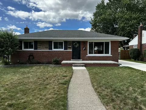 2728 Pinetree Dr, Trenton, MI 48183