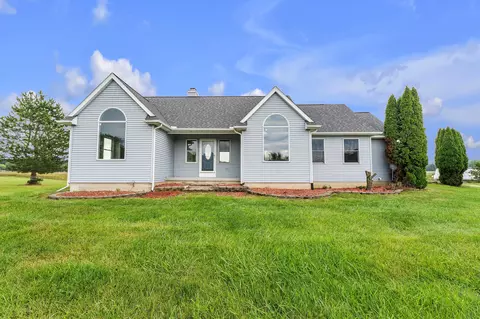 2855 Hayes Rd, Sylvan, MI 48118