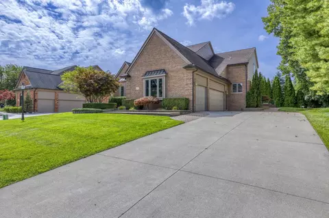 3972 Greenwood St, Rochester Hills, MI 48309