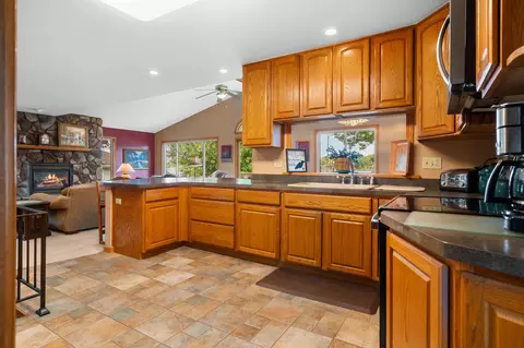 Kitchen - 113 Watt Rd, Lyndon, MI 48137 photo 3 of 9
