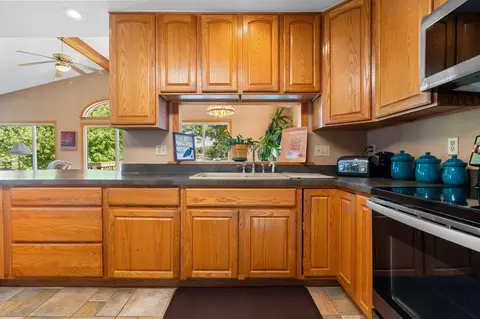 Kitchen - 113 Watt Rd, Lyndon, MI 48137 photo 5 of 9