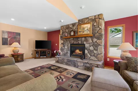 Living - 113 Watt Rd, Lyndon, MI 48137 photo 4 of 6