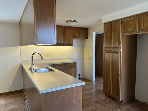 Kitchen - 38040 Castle Dr, Romulus, MI 48174 photo 4 of 6