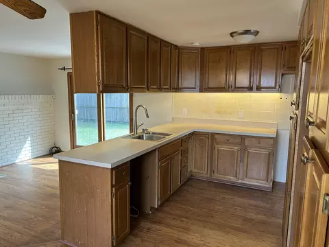 Kitchen - 38040 Castle Dr, Romulus, MI 48174 photo 3 of 6