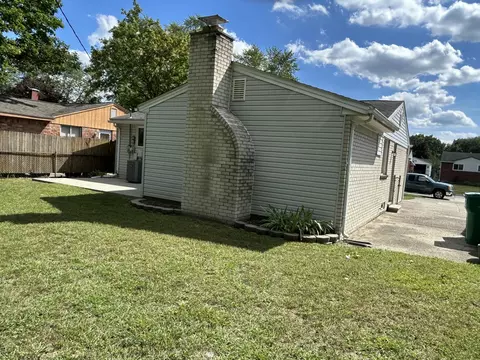 Exterior - 38040 Castle Dr, Romulus, MI 48174 photo 3 of 4