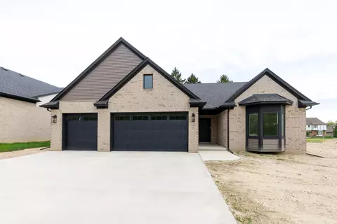19342 Newburgh Rd, Livonia, MI 48152