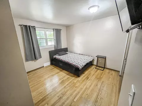 Bedroom - 17828 Devonshire St, Riverview, MI 48193 photo 2 of 3