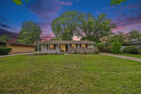 29567 Chelmsford Rd, Southfield, MI 48076