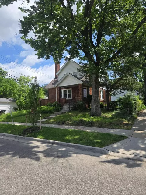 928 Maplegrove Ave, Royal Oak, MI 48067
