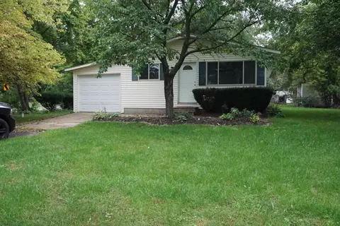 801 Farnsworth Rd, White Lake, MI 48386