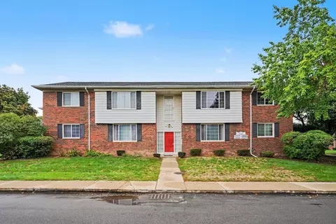 25325 Shiawassee Circle Unit Cir #204, Southfield, MI 48033