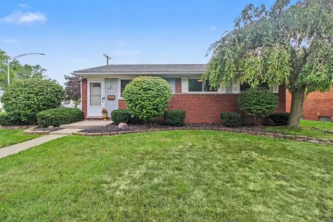 8452 Liberty Blvd, Westland, MI 48185