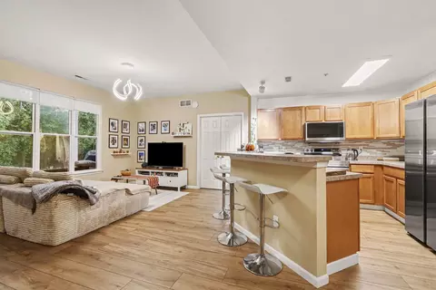 8181 Autumn Woods Trl, Superior, MI 48198