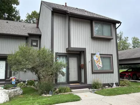 515 Victoria Sq, Brighton, MI 48116