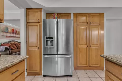 Kitchen - 5555 Patterson Dr, Troy, MI 48085 photo 4 of 8